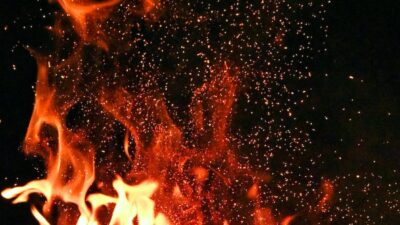 Adana'da bir tiyatro binasında yangın