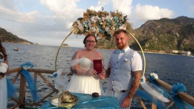 İNGİLİZ GELİNİN GEÇEN YIL ANNESİ