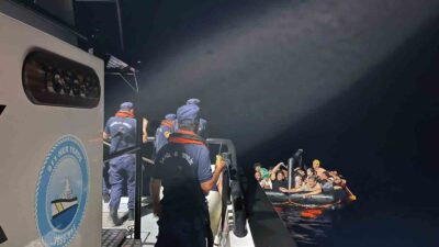 MARMARİS’TE 42 DÜZENSİZ GÖÇMEN KURTARILDI,