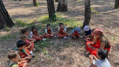 ÖĞRENCİLERDEN TIBBİ BİTKİLER KOLEKSİYON BAHÇESİNİ