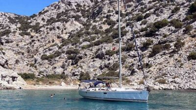 MUĞLA’NIN MARMARİS İLÇESİ AÇIKLARINDA YELKENLİ