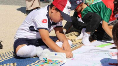 FETHİYE’DE “FİLİSTİNLİ ÇOCUKLAR İÇİN ÇİZ”DİLER