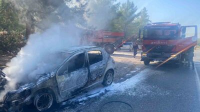 MUĞLA’DAKİ YANGINDA OTOMOBİL KÜLE DÖNDÜ