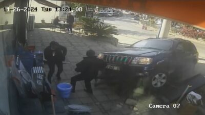 MAĞAZAYA GİREN CİP, ORTALIĞI SAVAŞ