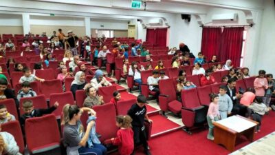 KÖYCEĞİZ’DE ÇOCUKLAR TİYATRO OYUNUYLA EĞLENDİ