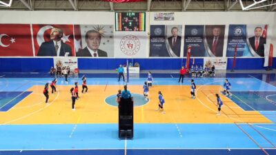 SEYDİKEMER’DE YILDIZ KIZLAR VOLEYBOL İLÇE