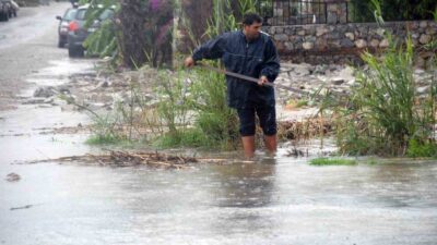 FETHİYE İLE SEYDİKEMER’E SAĞANAK VE