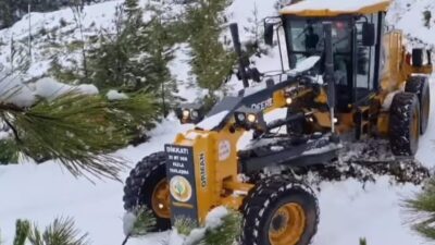 KÖYCEĞİZ’DE KARLI YOLLAR AÇILIYOR