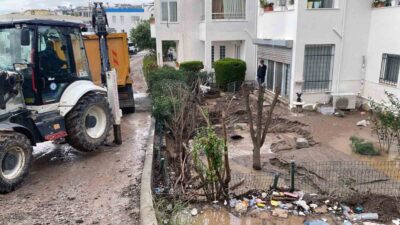 YAĞIŞ SONRASI TEMİZLİKLER DEVAM EDİYOR