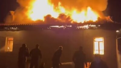 YANGIN KOZAĞAÇ MAHALLESİ'NDE GECE SAATLERİNDE