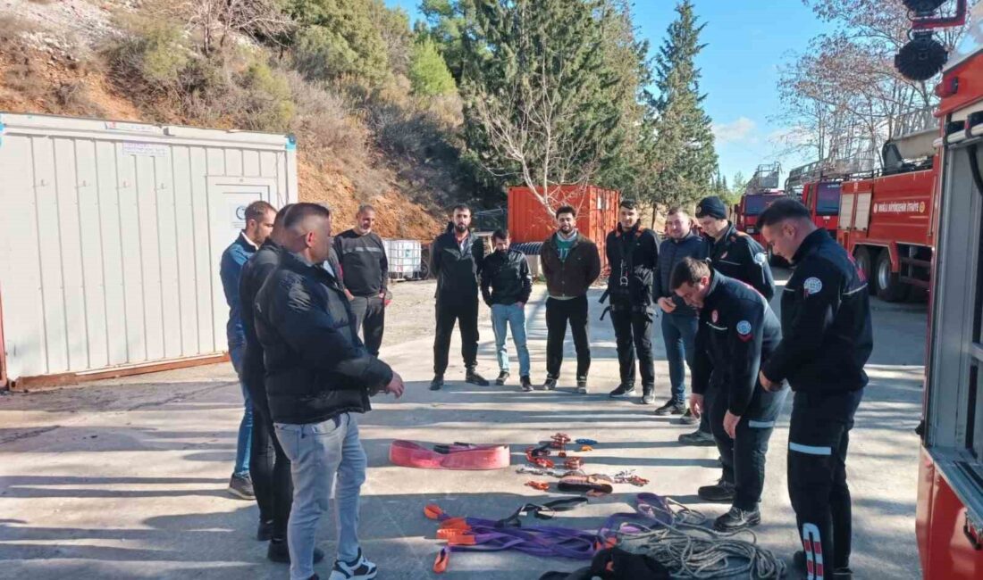 MUĞLA İTFAİYESİ'NDEN BACA TEMİZLİK
