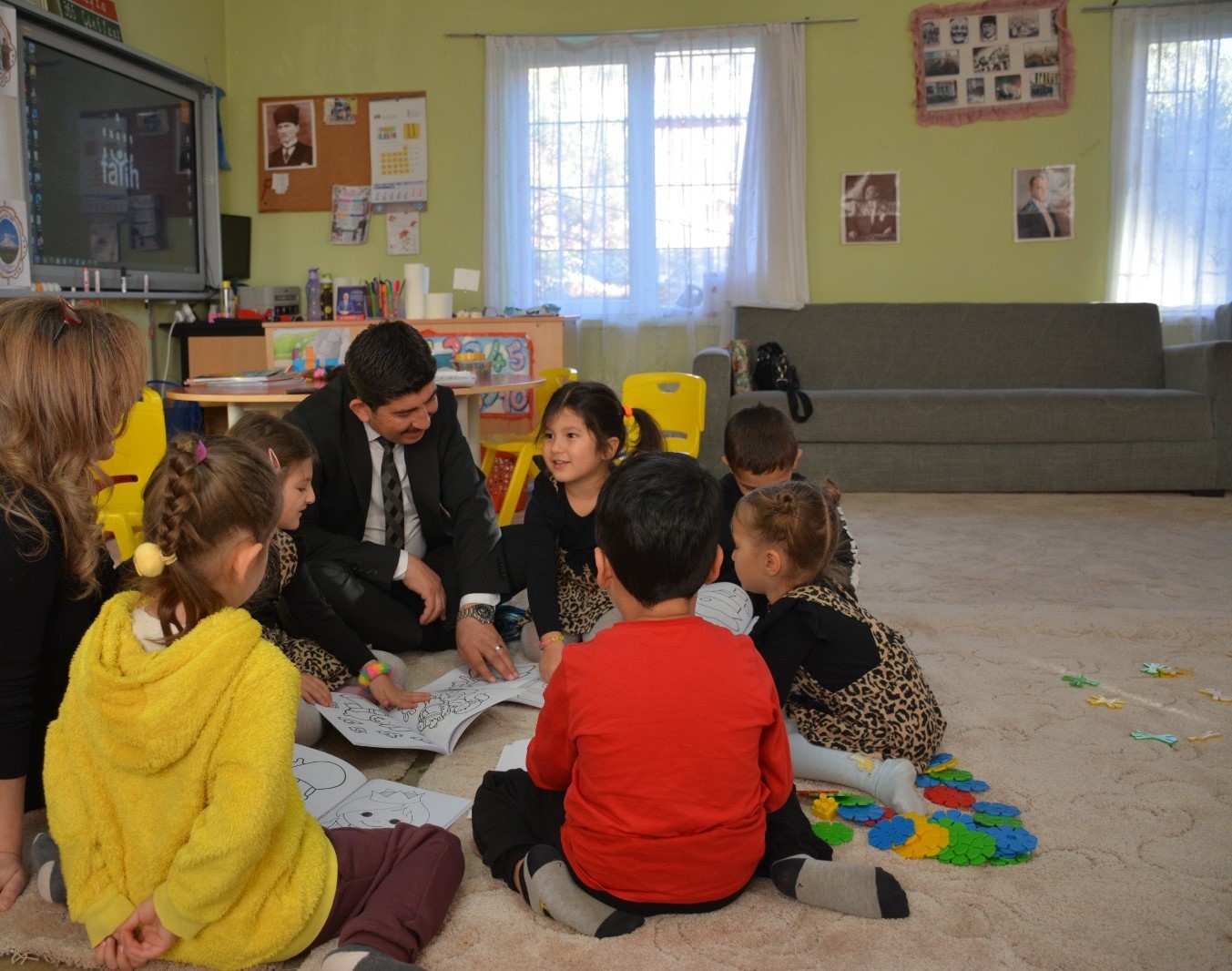 Köyceğiz İlçe Milli Eğitim Müdürü Karahan, miniklerle ikinci dönemi başlattı