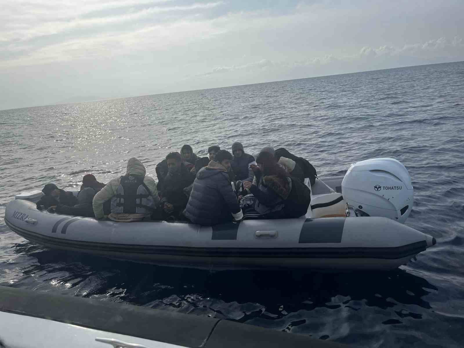 Bodrum’da 18 düzensiz göçmen kurtarıldı
