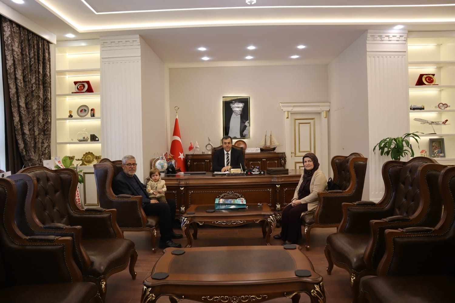 Şehit ailesi, Kaymakam Kargın ile görüştü Şehit Üsteğmen Emre Kargın’ın