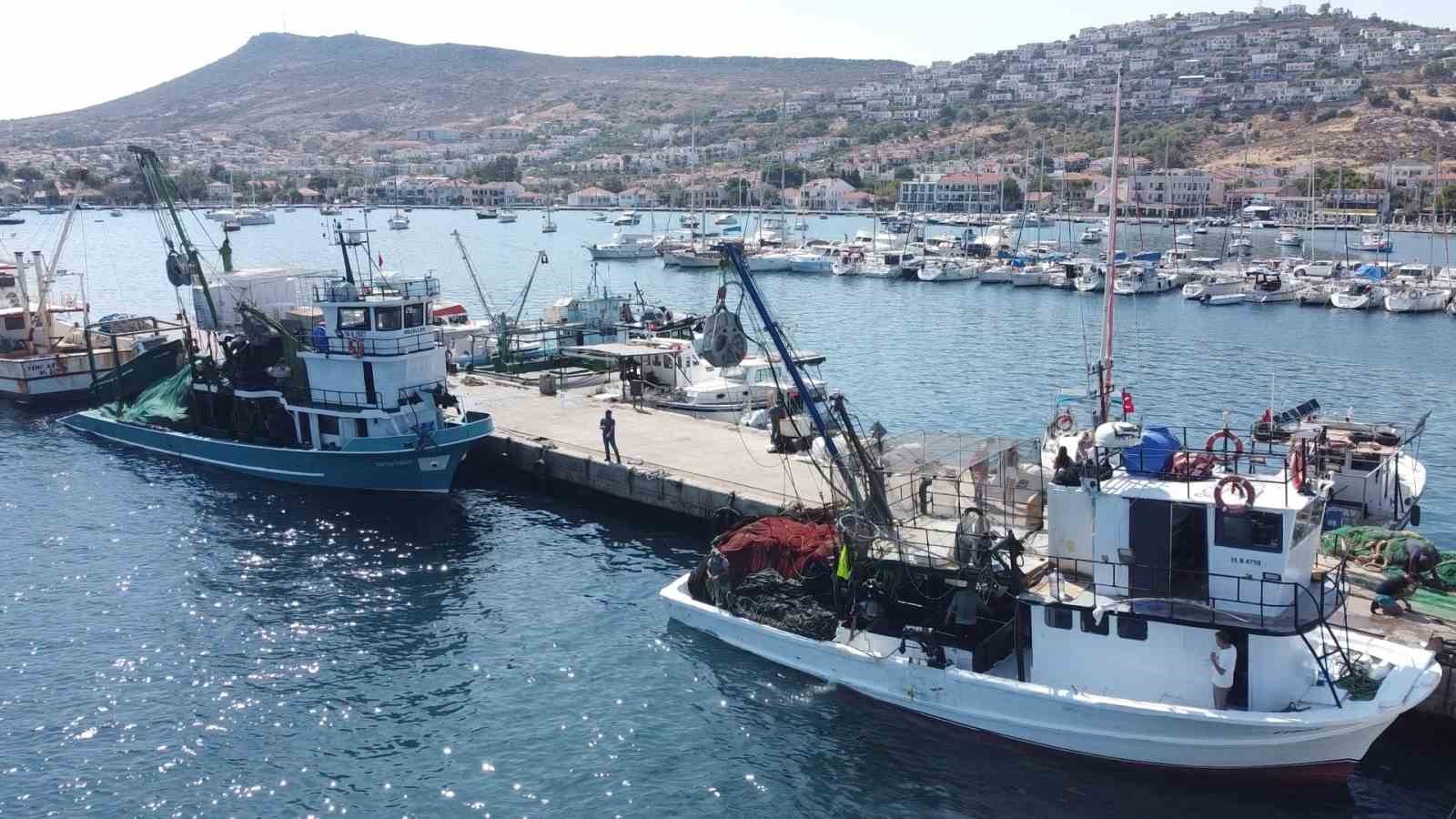 Balık av sezonu sona erdi Denizlerde endüstriyel balık avcılığı