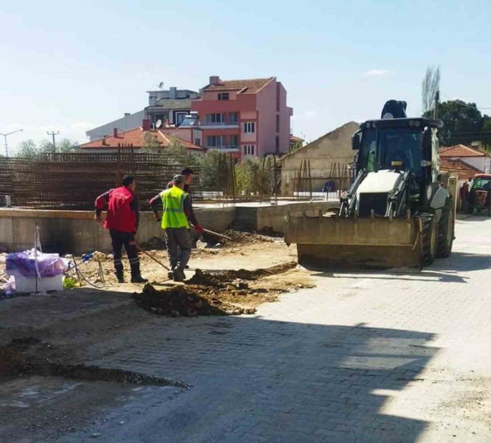 Bayır’da altyapı sonrası yol yenileme ve kaldırım tamirat çalışmaları sürüyor Menteşe Belediyesi ekipleri, Bayır