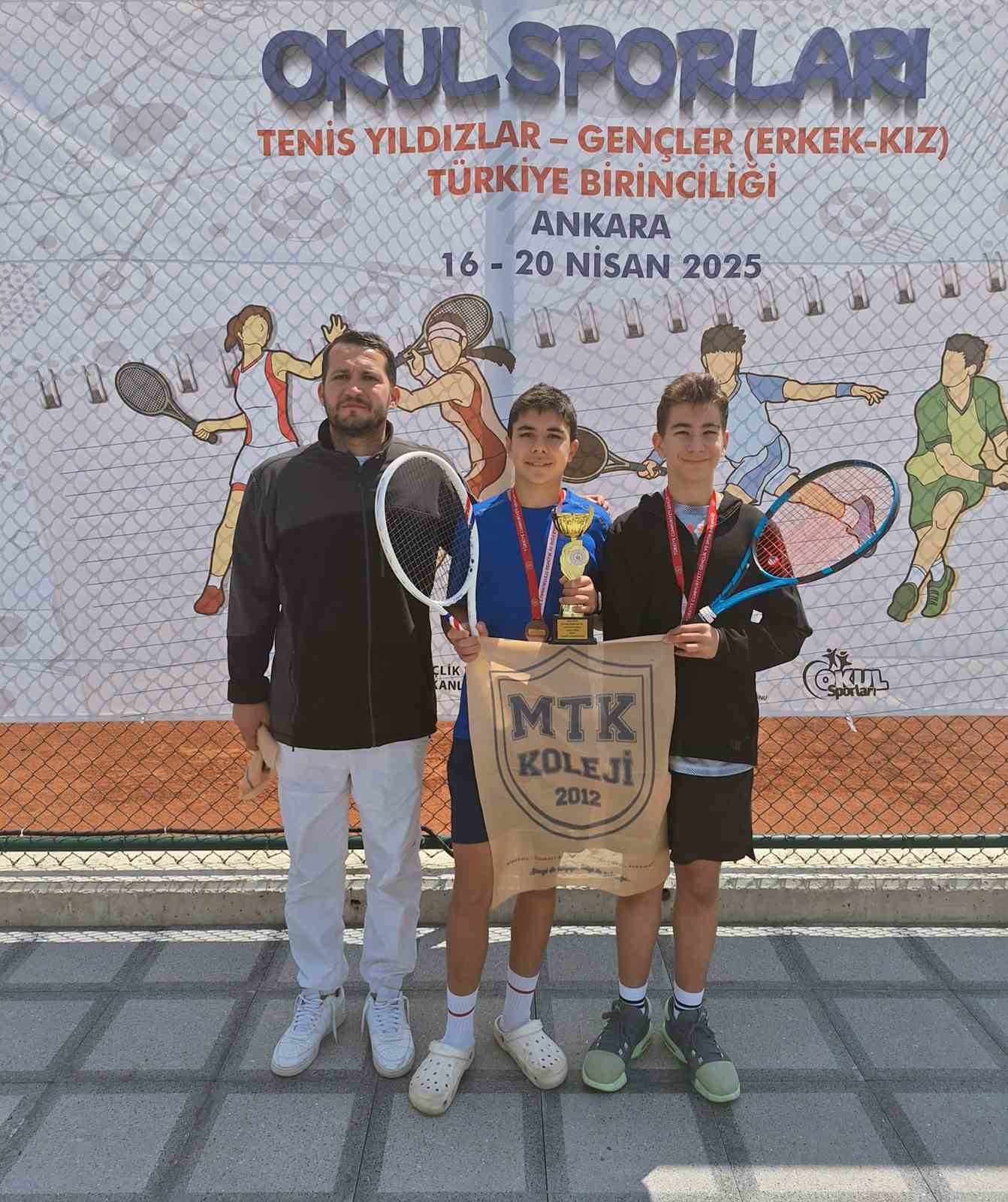 MTK Koleji Türkiye 4’üncüsü MTK Koleji Yıldız Erkekler