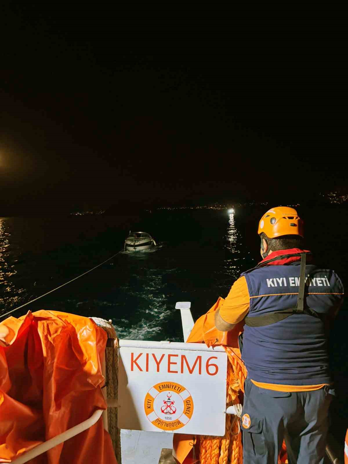 Bodrum açıklarında arızalanan tekneyi KIYEM ekipleri kurtardı Muğla’nın Bodrum ilçesi Ortakent