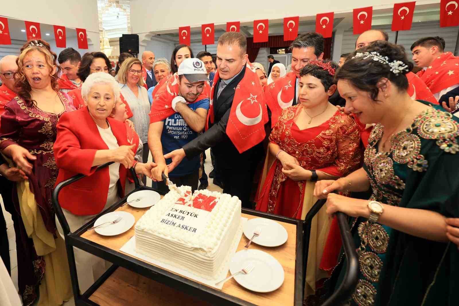 Engelli bireyler için ‘Asker Kına Gecesi’ Muğla Engelliler Derneği tarafından