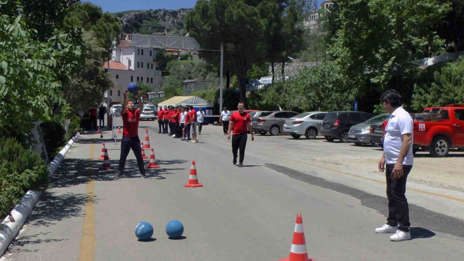 İtfaiyecilere kondisyon için spor parkuru testi Muğla Büyükşehir Belediyesi İtfaiyesinde