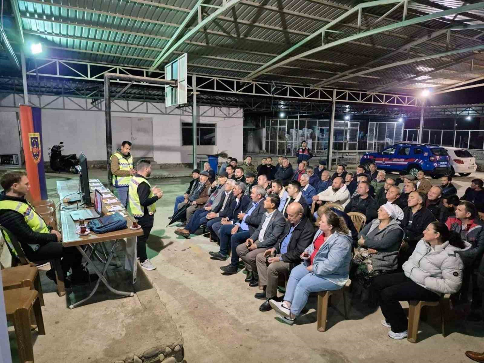 Mahalle sakinlerine ‘Siber Dolandırıcılık’ bilgilendirmesi Muğla İl Jandarma Komutanlığı
