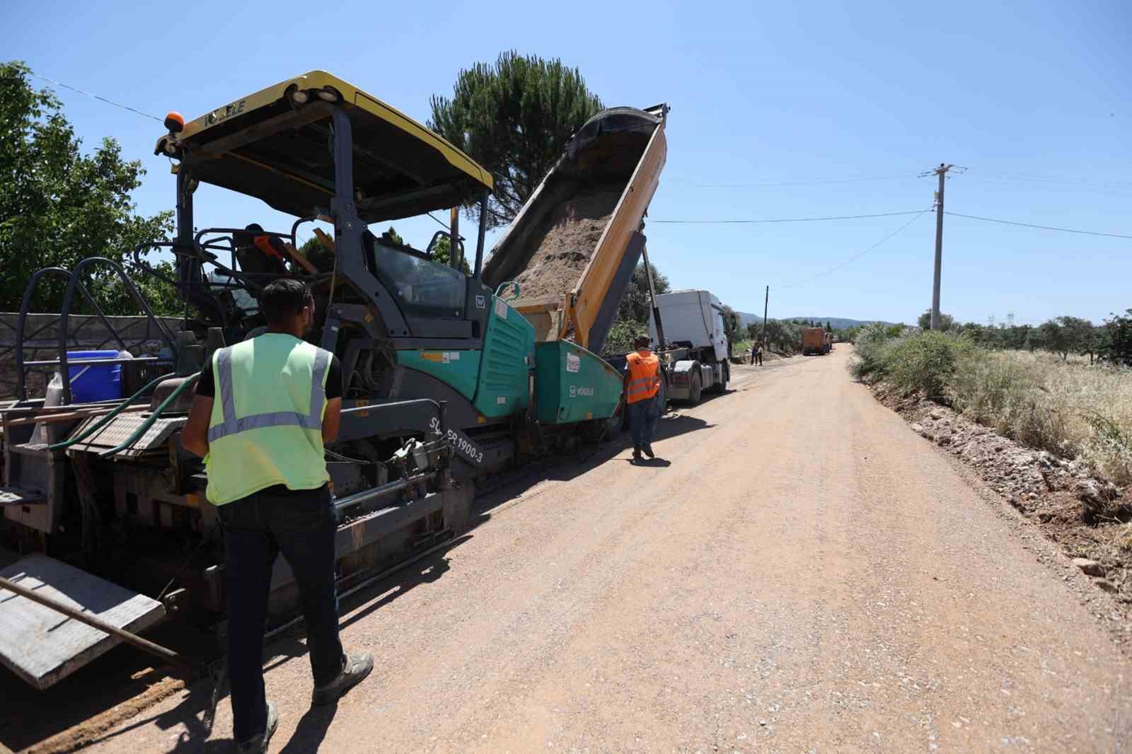 Büyükşehir’in kırsaldaki yol yatırımları devam ediyor Muğla Büyükşehir Belediyesi’nin Yatağan’ın