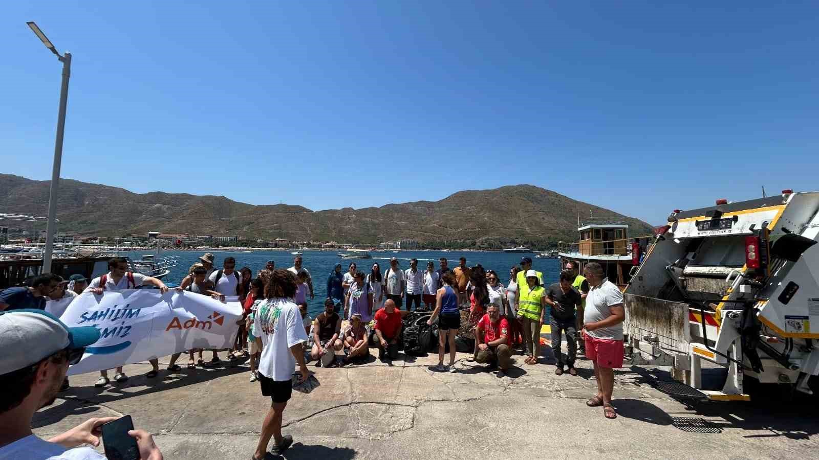 Muğla’nın Marmaris ilçesinde gönüllülerce