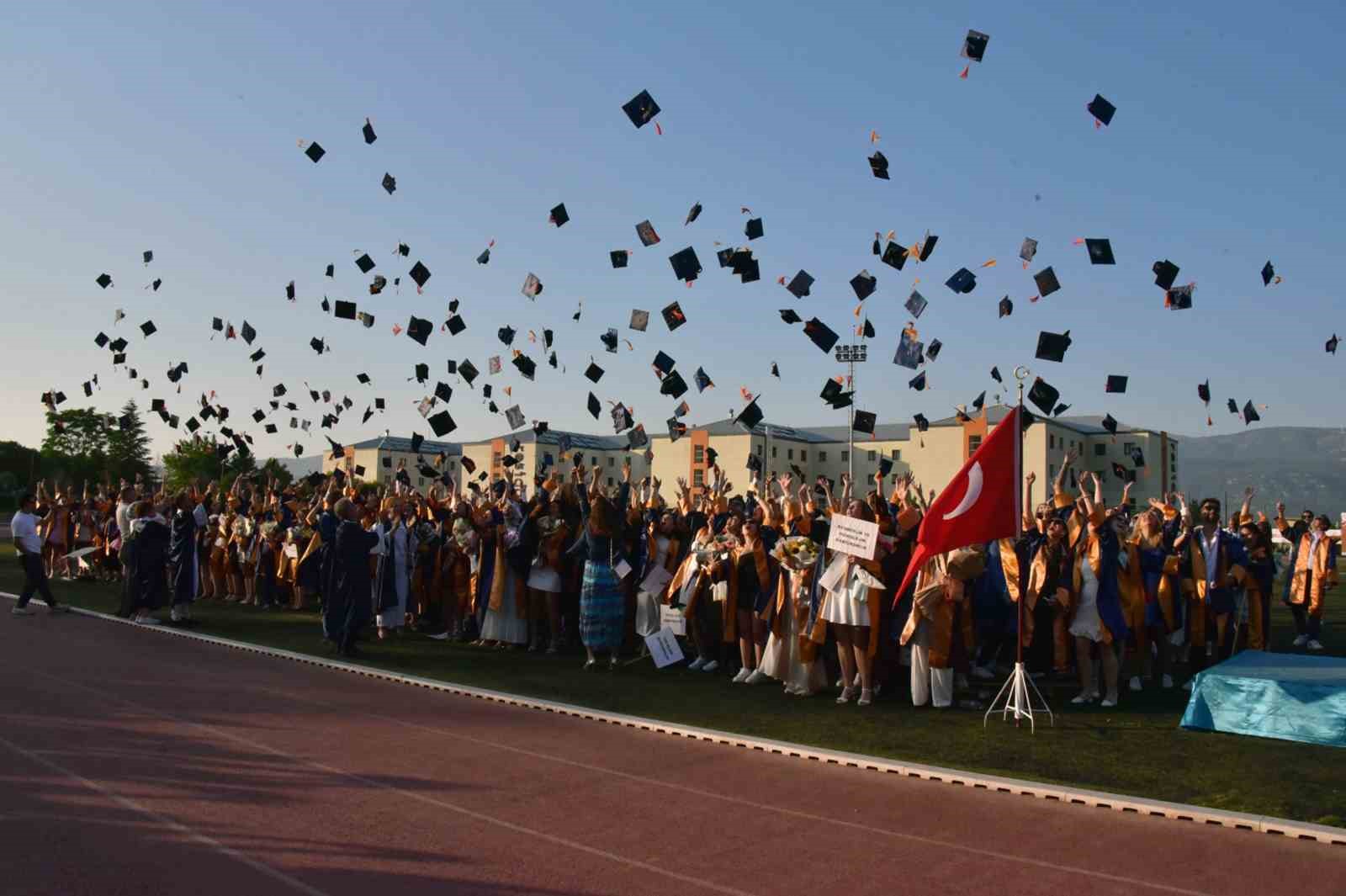 MSKÜ’lü geleceğin öğretmenleri mezun oldu Muğla Sıtkı Koçman Üniversitesi