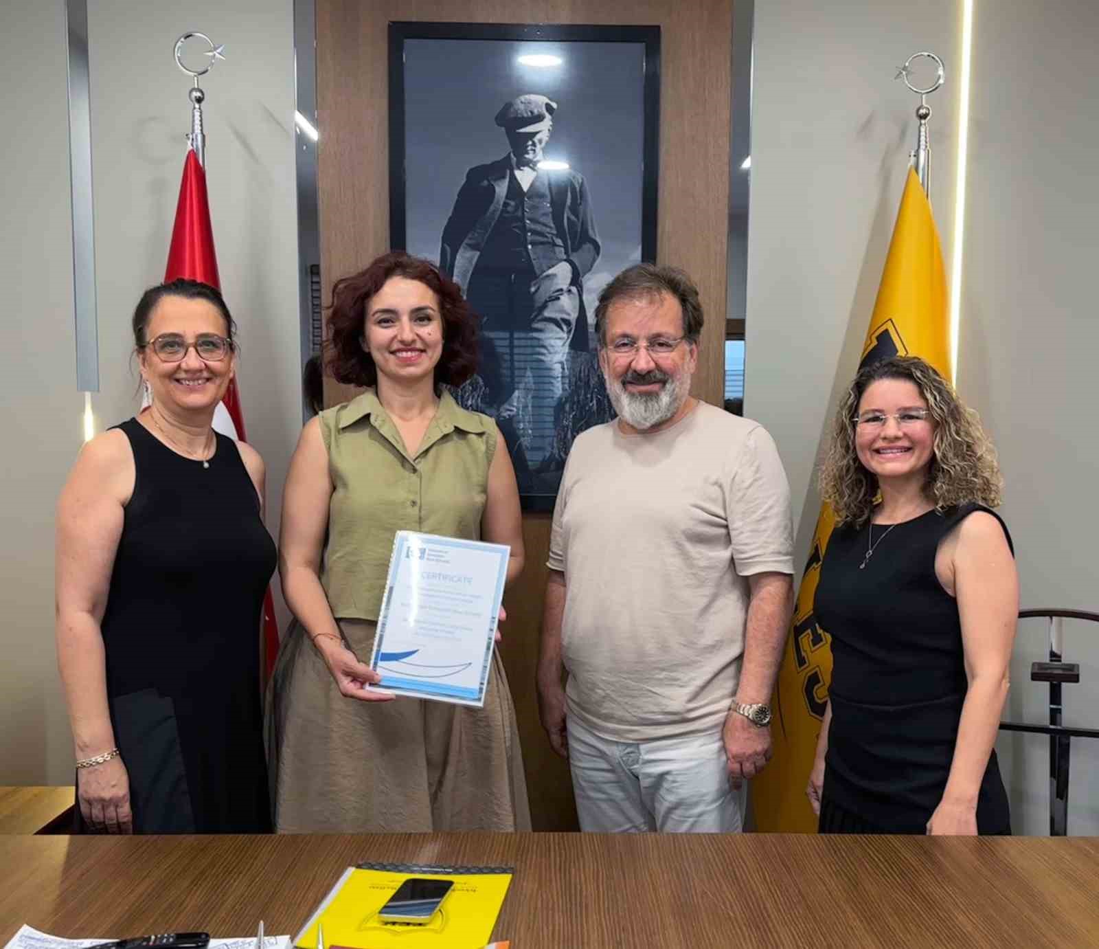 MTK Muğla Teknoloji ve Kültür Koleji’ne AB onaylı ‘Avrupa Mavi Okul’ unvanı MTK Muğla Teknoloji Koleji,