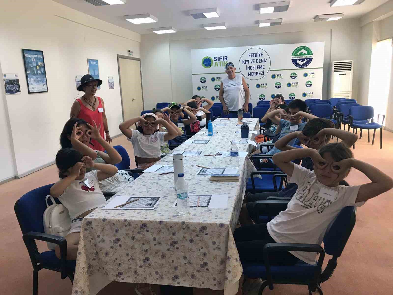 Denizlerin korunması için 110 bin kişiye eğitim verildi DenizTemiz Derneği/TURMEPA’nın Fethiye’ye 2006