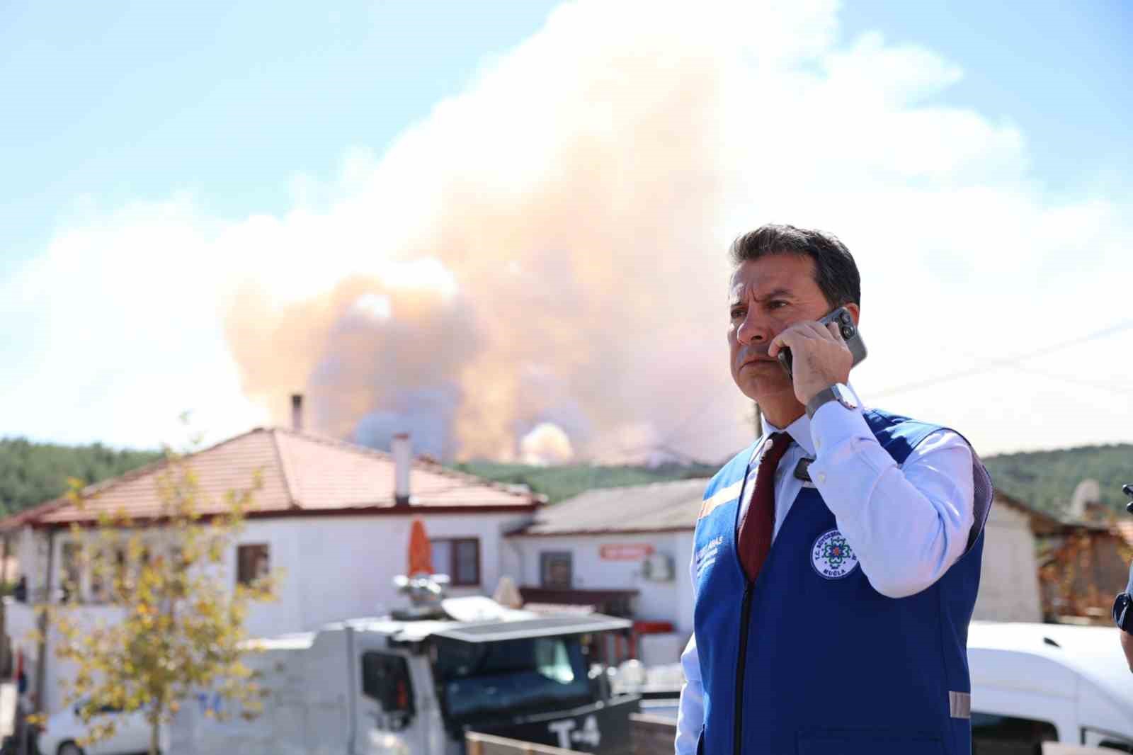 Muğla Büyükşehir’de yangınlar nedeniyle tüm izinler iptal Ülke genelinde yaşanan ve