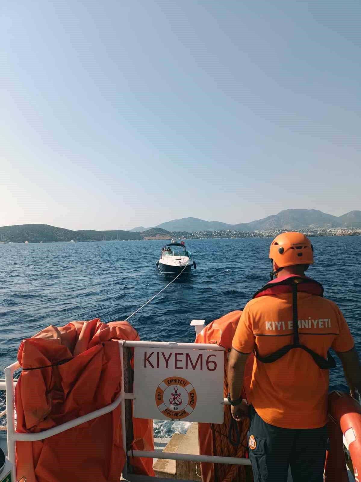 Bodrum açıklarında arızalanan ve sürüklenen tekne kurtarıldı Muğla’nın Bodrum ilçesinde makine