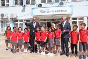 Fethiye Kaymakamı Akkaya, “Öğretmenlerinize bol bol soru sorun”