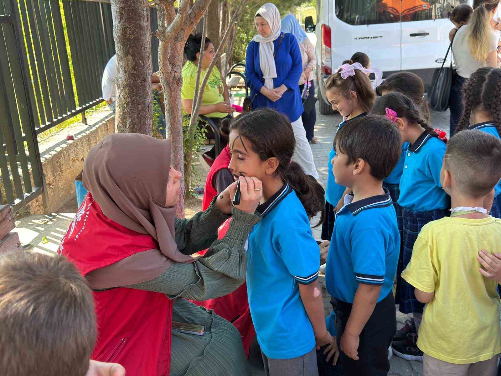 Kavaklıdere’de İlköğretim Haftası, renkli