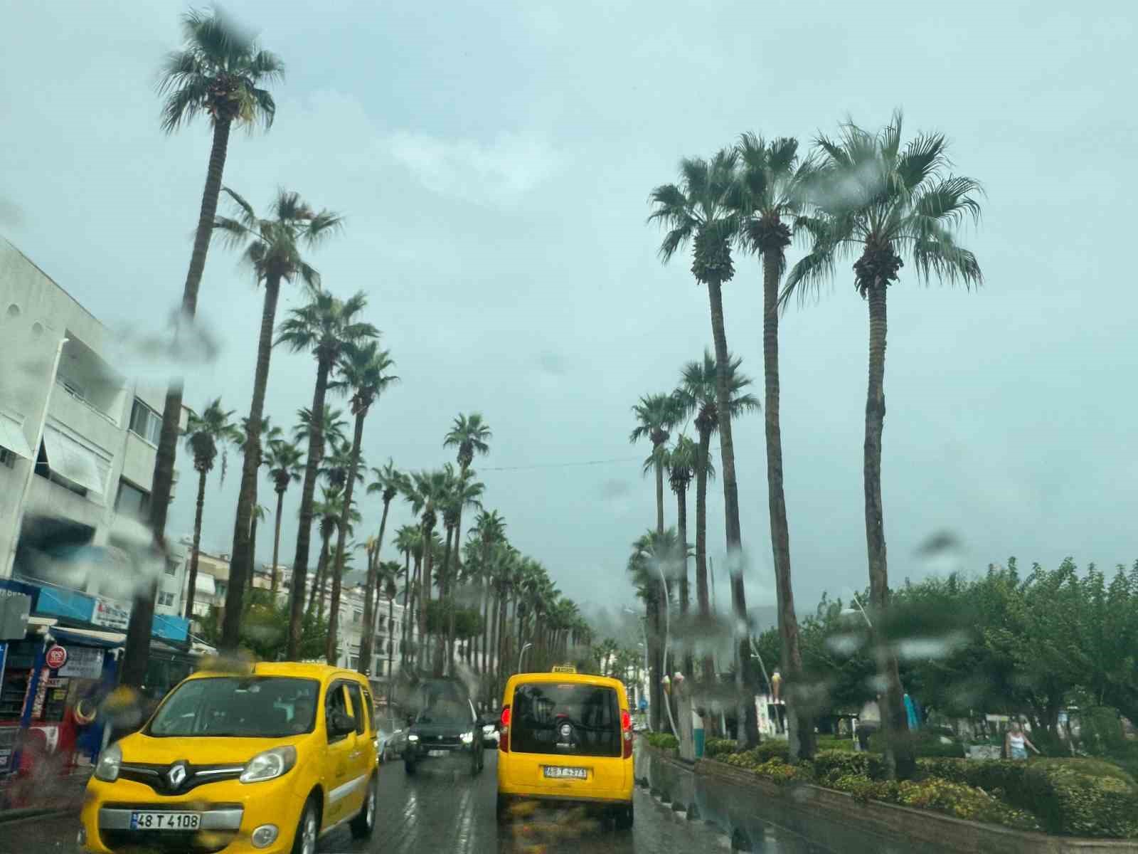 Muğla’nın Marmaris ilçesinde Sonbahar