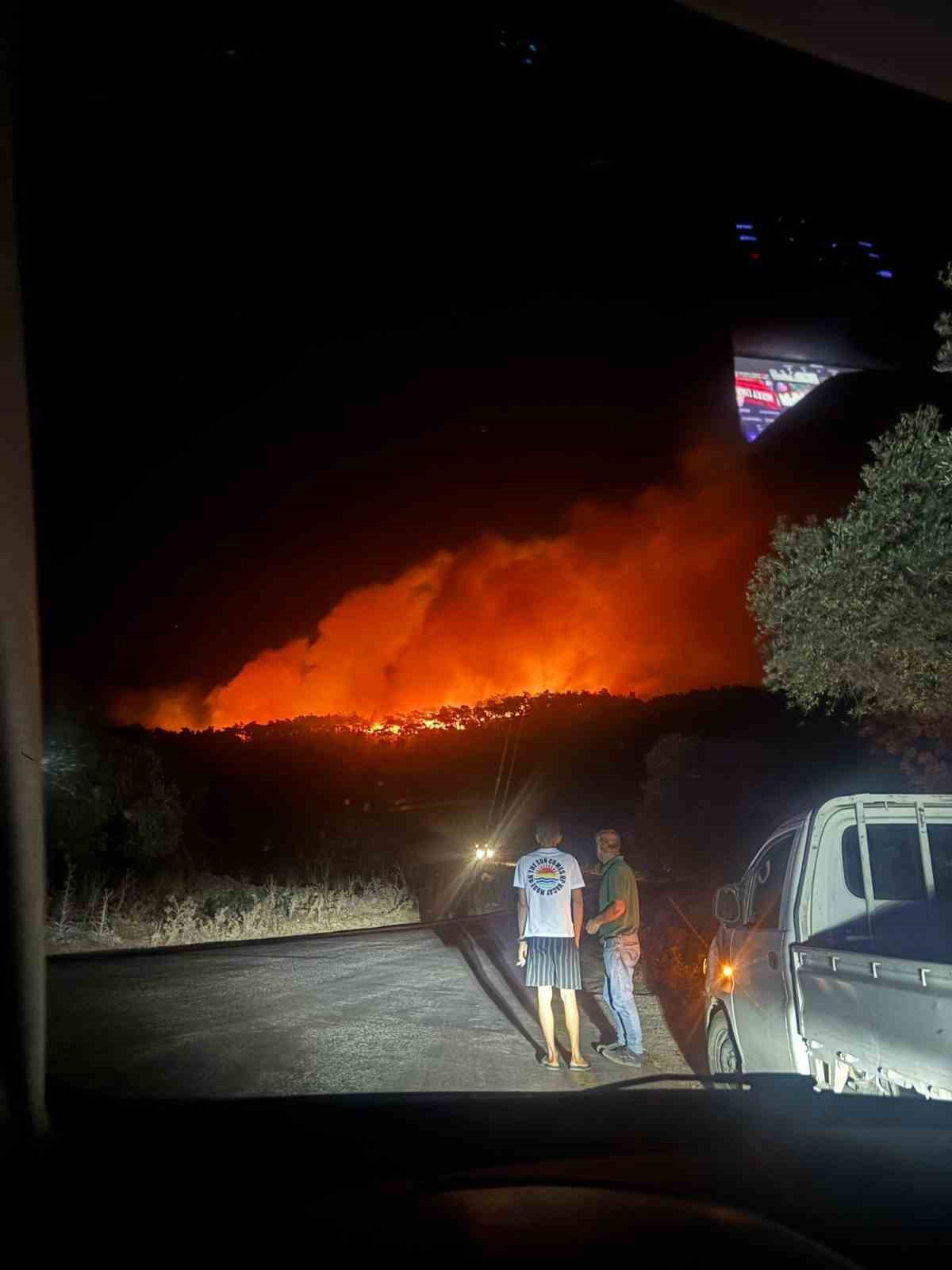 Milas’ta orman yangını müdahale devam ediyor Muğla’nın Milas ilçesine bağlı