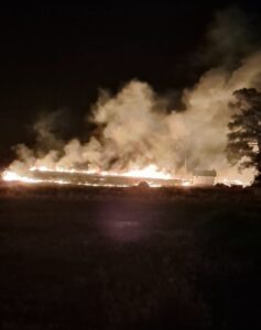 Ormanlık alana yakın mesafede yangın çıktı