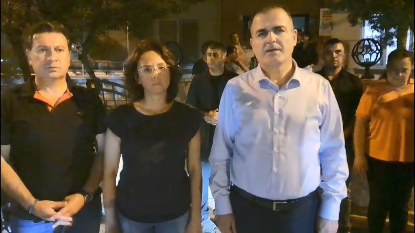 Vali Akbıyık’tan Başkan Aras’a destek ziyareti: “Saldırganlar en kısa sürede yakalanacak” Muğla’nın Menteşe ilçesinde bir