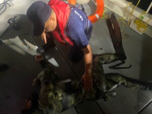 Yüzerek Yunanistan’a geçmeye çalıştı