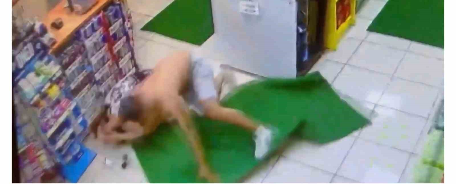 Fethiye’de akaryakıt istasyonunda kadına