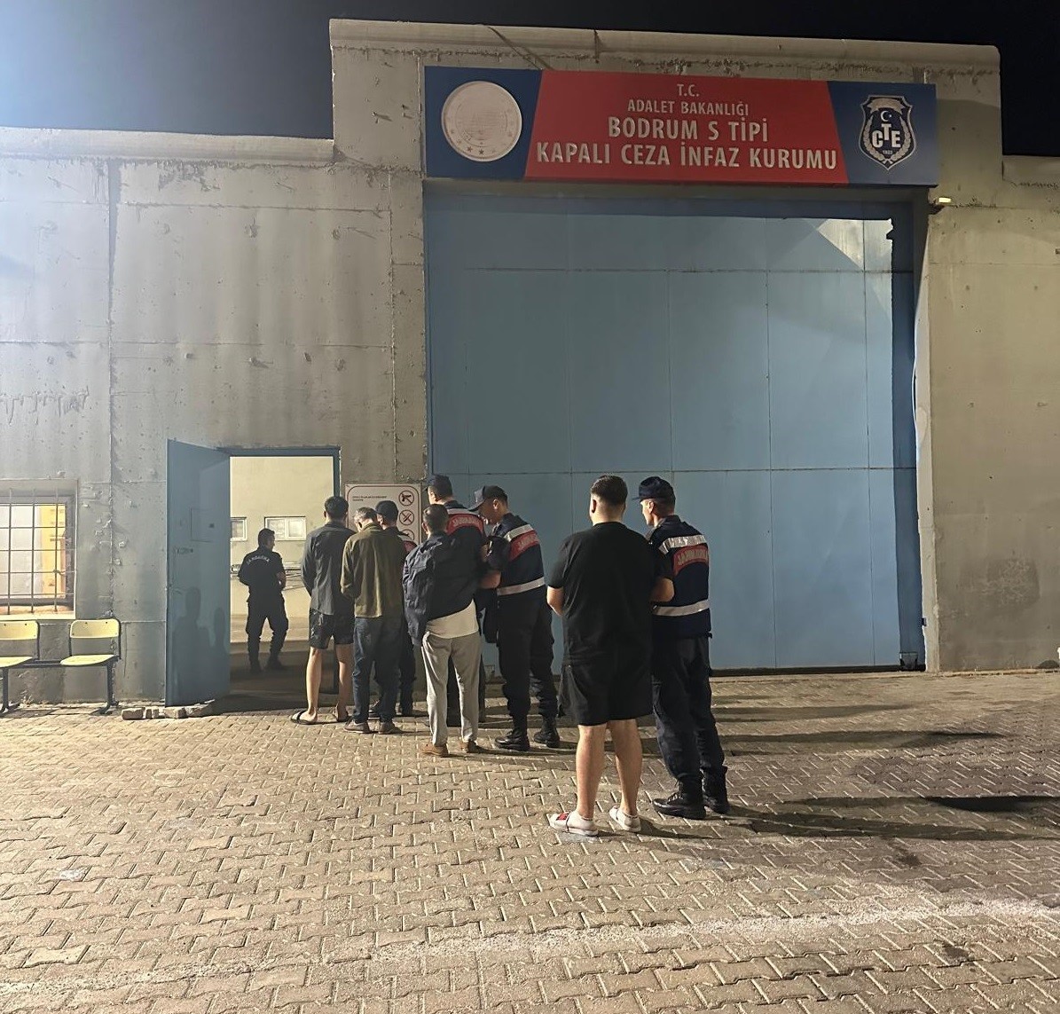 İstanbul’da bir mekanı kurşunlayıp
