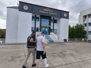 Uyuşturucu operasyonlarında 12 tutuklama