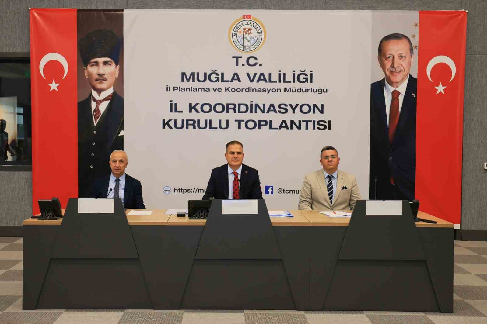 Vali Akbıyık’tan eski tip sürücü belgesi uyarısı Muğla İl Koordinasyon Kurulu