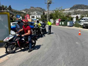 Bodrum’da abartı egzozlu motosiklete 28 bin 937 lira ceza