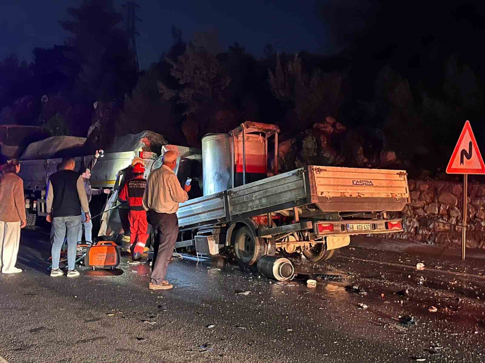 Milas-Yatağan karayolunda süt toplama