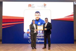 Avrupa ve dünya şampiyonu yetiştiren antrenör Ejder Sözen’e, ’Fair Play’ ödülü