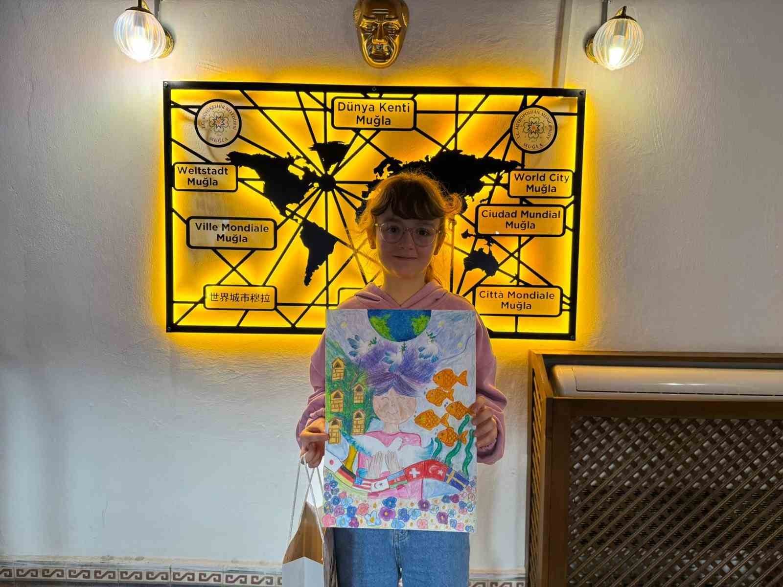 Eseriyle 19 ülke arasından seçildi, barışın renkleri Muğla’dan yükseldi