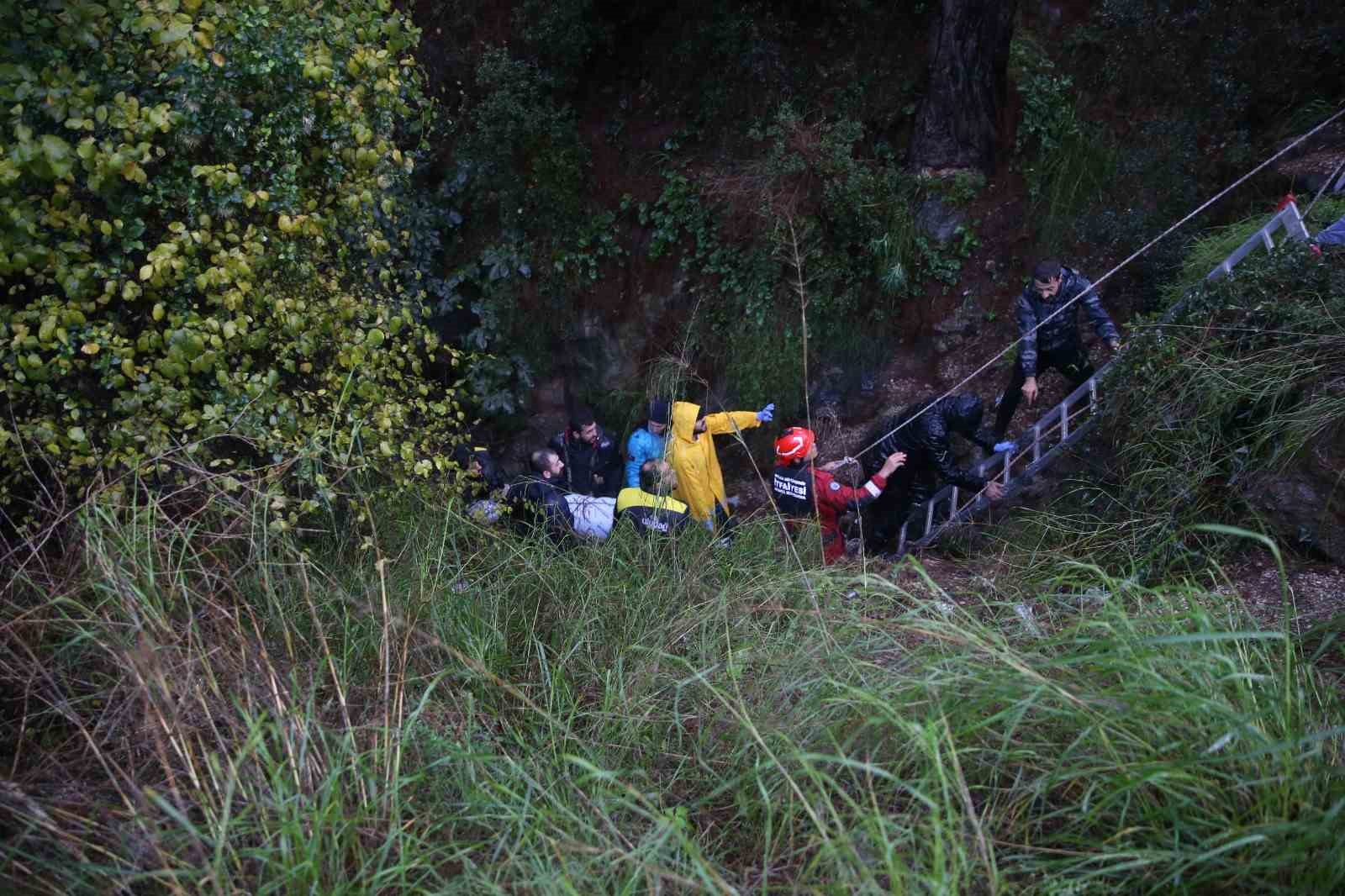 Fethiye’de kontrolden çıkan otomobil