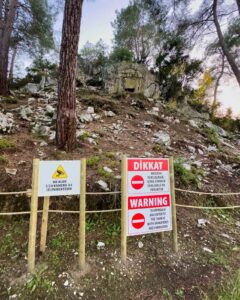 Marmaris Ticaret Odası’ndan 2 bin yıllık kaya mezarlarına kameralı koruma desteği