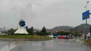 Marmaris’te son 24 saatte 60 kilogram yağış düştü